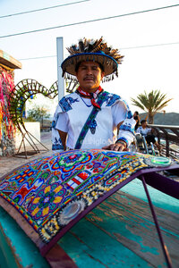 Artistas wixárikas plasman sus cosmovisiones en la escultura monumental Kauyumari