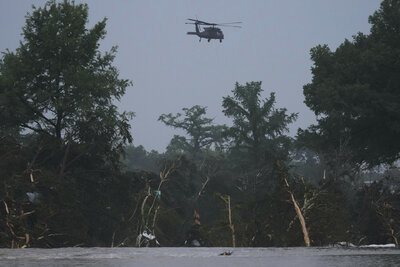 Fuertes lluvias dejan decenas de desaparecidos y muertos en Texas