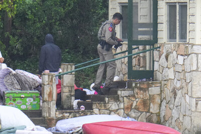 Fuertes lluvias dejan decenas de desaparecidos y muertos en Texas