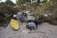 Inundaciones en Texas dejan más de 100 muertos y más de 160 desaparecidos