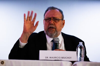 Doctor Mauricio Beuchot reflexiona sobre derechos humanos con conferencia