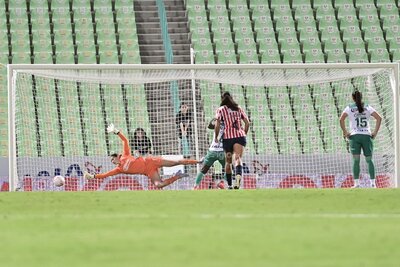 Extra, Extra... Ganan las Guerreras a Chivas en el Estadio Corona