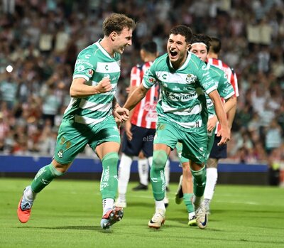 Santos Laguna derrota por la mínima a Chivas en el Corona