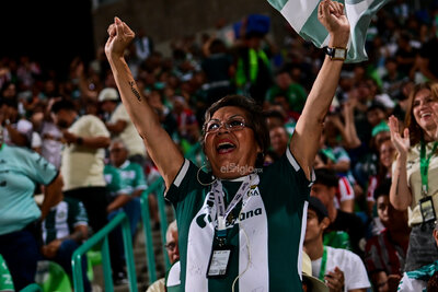 Santos Laguna derrota por la mínima a Chivas en el Corona