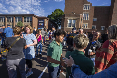 Tiroteo en escuela católica de Minneapolis deja muertos y heridos