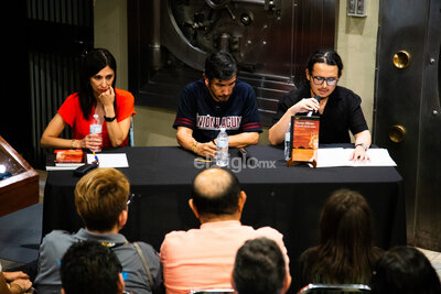 Escritor Vicente Alfonso presenta su novela 'La noche de las reinas' en Torreón