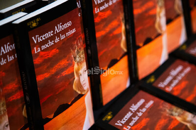Escritor Vicente Alfonso presenta su novela 'La noche de las reinas' en Torreón