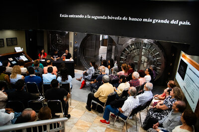 Escritor Vicente Alfonso presenta su novela 'La noche de las reinas' en Torreón