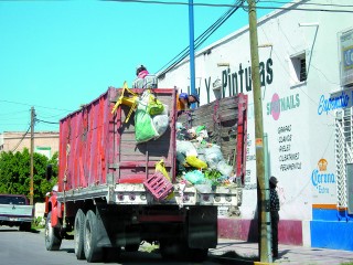 Una de las principales demandas de los habitantes del pueblo minero San José de La Parrilla es la limia, pues el camión recolector de basura pasa cada 22 días.