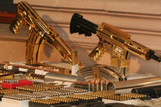 Además del arsenal decomisado a “El Chelelo”, la AFI aseguró 17 armas largas, nueve cortas, 487 cartuchos y 17 cargadores de grueso calibre.(Notimex)
