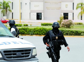 Tras los ataques perpetuados contra coorporaciones policiacas en La Laguna, el Gobierno Estatal reconoce que se analiza seriamente el pedir se implemente el Mexico Seguro en Durango.