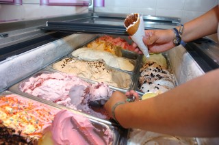Las paletas y helados son muy demandadas por chicos y grandes en La Laguna. (Fotografía de Érick Sotomayor)