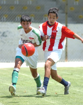 Hoy se conocerá a los finalistas de la Copa Coca Cola en la Comarca Lagunera de Durango. Las semifinales serán en la Deportiva Gómez Palacio y el I.F.L. (Archivo)