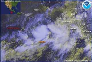 La tormenta tropical Bárbara, que ya se disipó en México, causó destrucción de cultivos y casas a su paso por Guatemala. (EFE)