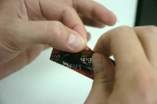 ESTRATEGIAS
“Vamos a dar talleres para explicar el uso del condón, no como una medida anticonceptiva, sino como una forma de prevenir enfermedades de transmisión sexual como el Sida”. 
ROCÍO VÁZQUEZ HERNÁNDEZ,
 DIRECTORA DE SALUD MUNICIPAL.