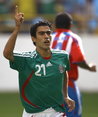 Nery Castillo podría equipo de aires después de su gran actuación con México en la Copa América. (AP)