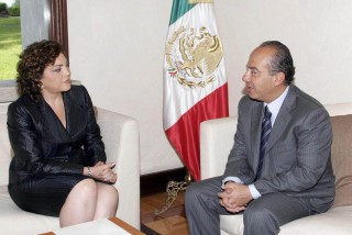 Ivonne Ortega Pacheco, gobernadora electa del estado de Yucatán, después de su triunfo en las elecciones visitó a Felipe Calderón. (Archivo)
