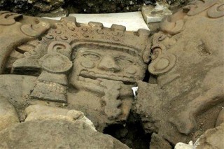 Localizan tumba de emperador azteca