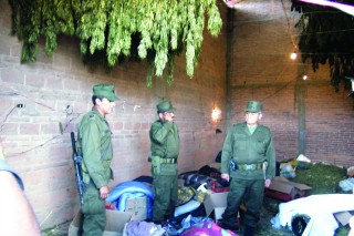 El General de la Novena Zona Militar al parecer prometió aprehender a “El Chapo” Guzmán antes del 20 de noviembre, pero para lograrlo ha abusado de los habitantes de Tamazula.