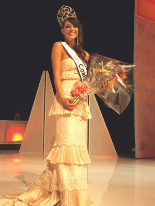 Alejandra Martínez es la nueva reina de belleza de Coahuila, Fernanda Estrada el segundo lugar y Zahille Habib obtuvo el tercer puesto (Cortesía de El Diario de Coahuila).