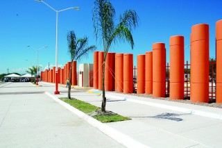 Inicia operación del Panteón Municipal Getsemaní, el cual cuenta en la actualidad con la construcción de 15 gavetas.

Ayer se entregó la obra del nuevo panteón municipal, en una primera etapa se ejercieron nueve millones 600 mil pesos.