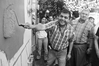 PINTAN CASAS CON TODO Y LOGOTIPO