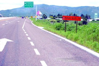 El Centro SCT Durango aseguró que en las carreteras donde se realizan reparaciones, mantenimiento y obras de remodelación se cuenta con la señalización necesaria y que marca la ley.