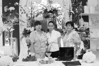 Paquita Sika de Trujillo, Toñita Castrejón de Silva y Elia González.