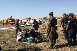 Una avioneta Cessna 208 cayó a un baldío del fraccionamiento Santa Rocío, 20 minutos después de despegar del aeropuerto de Culiacán con destino a la ciudad de Los Cabos, Baja California. (El Universal)
