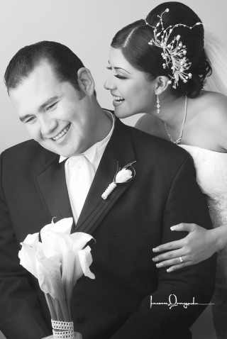 Lic. Eréndira López Ramírez unió su vida en matrimonio a la del Ing. Ernesto Daniel Flores García.- Estudio Laura Grageda.
