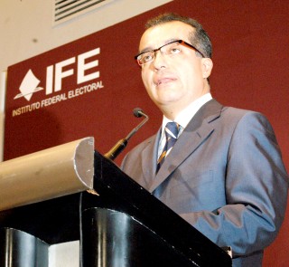 Luis Carlos Ugalde Ramírez insistió en que los institutos políticos y el Congreso de la Unión deben responder a las demandas ciudadanas. (Archivo)