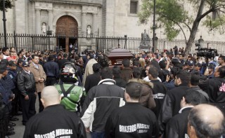 Cientos de seguidores acudieron a la Catedral Metropolitana para dar el último adiós a Sergio Gómez, cuyo cortejo fue escoltado por un convoy de unas 20 motopatrullas. (Fotografías de El Universal)