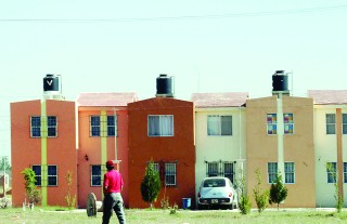El Infonavit concuerda con la propuesta de dotar a las casas económicas -financiadas mediante la dependencia- de clóset y cocina integral.
