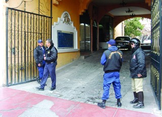 Resultó ser vino tinto lo que se pensaba que era algún explosivo localizado en el hotel Florida Plaza.