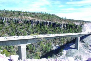 En 15 días será entregado el puente La Pinta, obra que está a cargo de la Secretaría de Comunicaciones y Transportes.