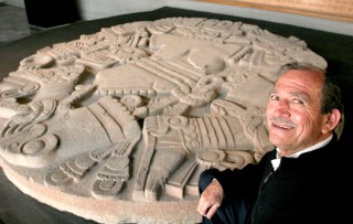 Raúl Arana, descubridor de la Coyolxauhqui. (El Universal)