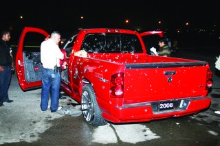 Desde varios ángulos le dispararon a la camioneta del duranguense. (Cortesía Noroeste)