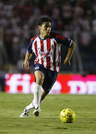 Omar Bravo intentará extender su racha goleadora en el torneo más importante de América. (Jam Media)