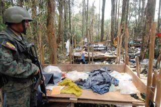 Colombia realizó el 1 de marzo una operación militar en la zona selvática de Angostura en Ecuador, en la que resultó muerto el portavoz de las FARC, Raúl
Reyes, junto a otros insurgentes. Lo que causó el inicio de una crisis diplomática en la región andina.