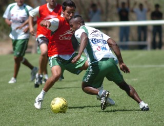 Santos Laguna continuó ayer su preparación con miras al partido que sostendrá contra Morelia el próximo sábado a las 19:00 horas en el Estadio Morelos, donde en su visita anterior ganó a Monarcas por 2-0. (Archivo)