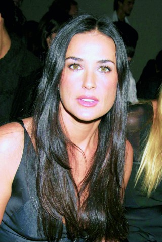 Causa revuelo en EU fotografía de Demi Moore desnuda. (Archivo)