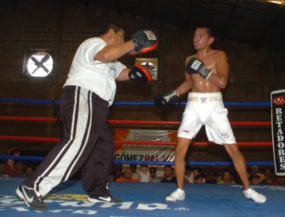 En plena etapa de velocidad se encuentra el “Diamante Lagunero”, a cuatro días de la pelea unificatoria ante Alexander Muñoz. 
(Fotografías de Ángel Padilla Ruvalcaba)