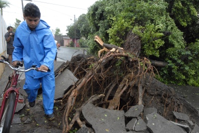 Alma es la primera tormenta de la temporada de huracanes en el Pacífico, que comienza el 15 de mayo. (AP)