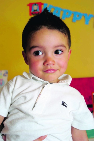Sebastián Ríos González en su fiesta de cumpleaños con el tema de Thomas el Tren.