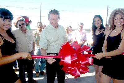 La tarde del miércoles 4 de junio fue inaugurada la primera gasolinera de la Sociedad Cooperativa Agropecuaria en Torreón.