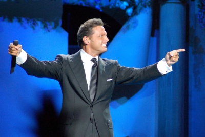 Luis Miguel y el ex beisbolista Sammy Sosa, pasaron una noche de parranda en una discoteca del sur de Florida en la que gastaron unos 50 mil dólares.