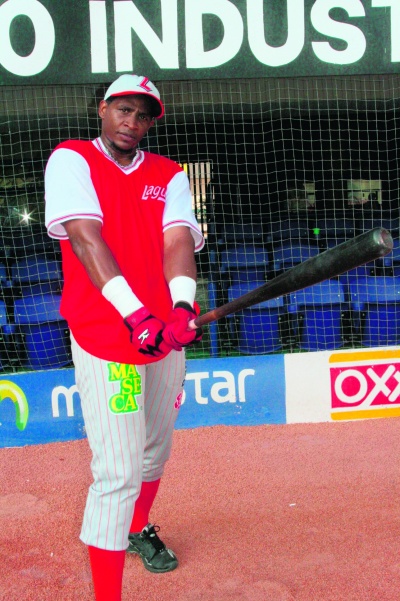 El dominicano Abraham Núñez se presenta esta noche con Vaqueros Laguna, al recibir a los Potros de Tijuana en serie de revancha. (Archivo)