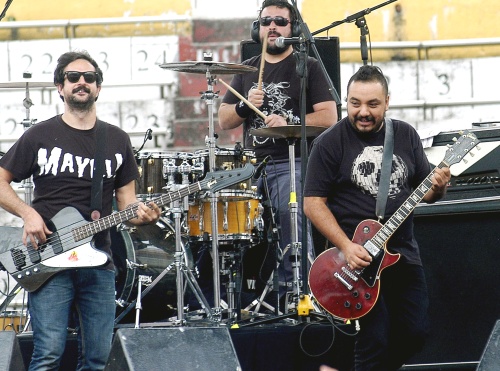 Apoyan jóvenes a Molotov contra la censura