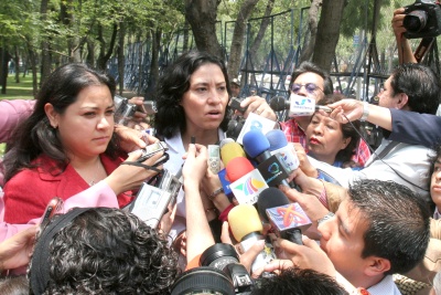 En la imagen la diputada Ruth Zavaleta luego de su encuentro con el embajador estadounidense Antonio Garza. (El Universal) 