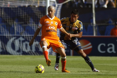 San Luis no tuvo problema alguno para derrotar 2-0 a unos Jaguares de Chiapas que sumaron su tercera derrota consecutiva, en duelo de la fecha tres del Torneo Apertura 2008. (Jam Media)